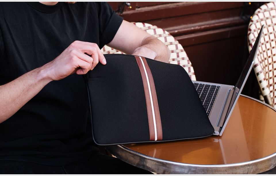 13 inches ecofriendly black and auburn padded laptop sleeve