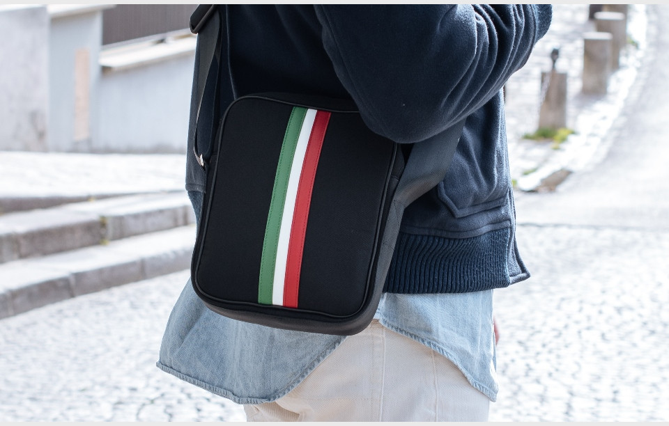 Rino messenger for man sustainable with Italian style