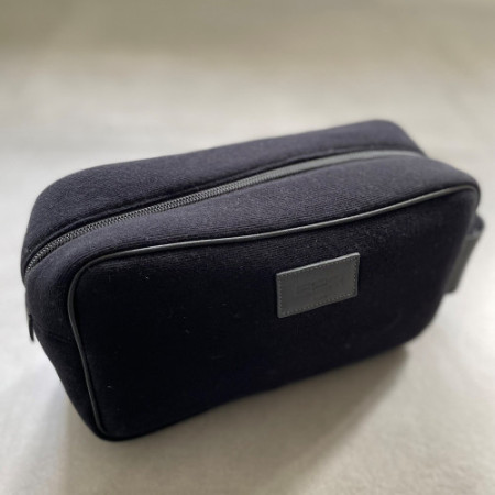 Trousse de toilette homme en tissu upcyclé et cuir noir accessoire écoresponsable