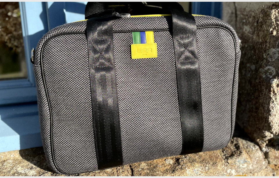 15 inches upcycled fabric grey laptop bag for man Jo
