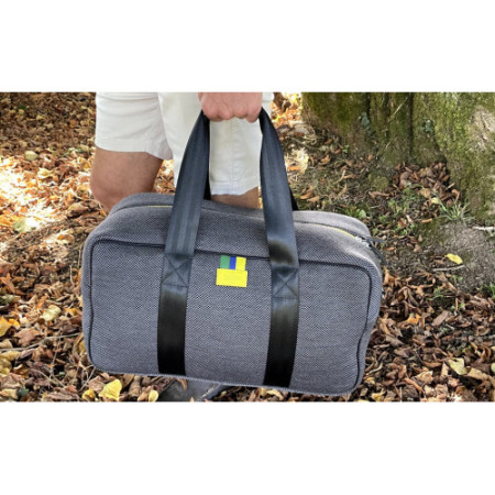 Sac tendance homme en tissu réemploi porté épaule gris sac week-end écoresponsable