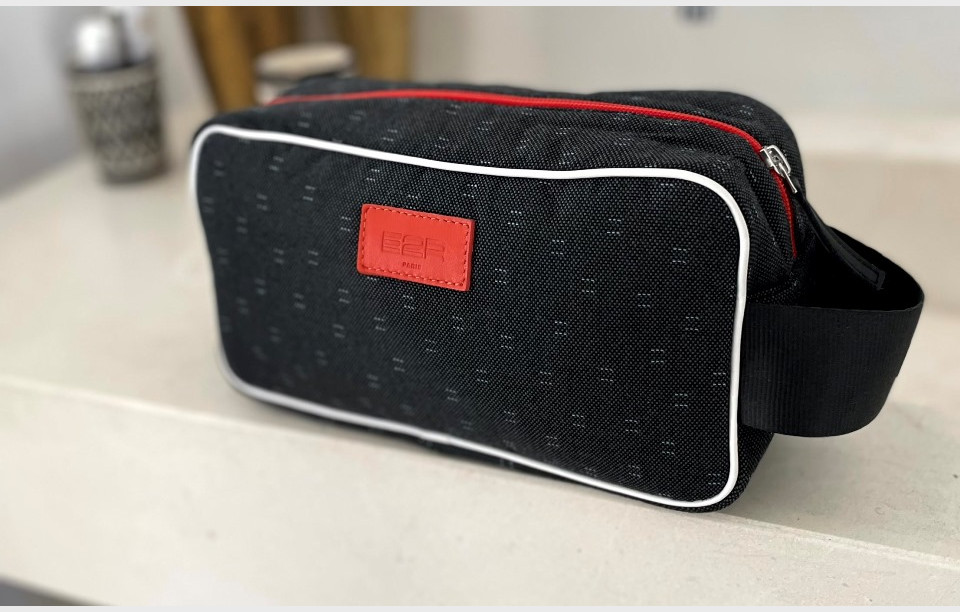 Sustainable toiletry bag for a 18 years old gift Bobby