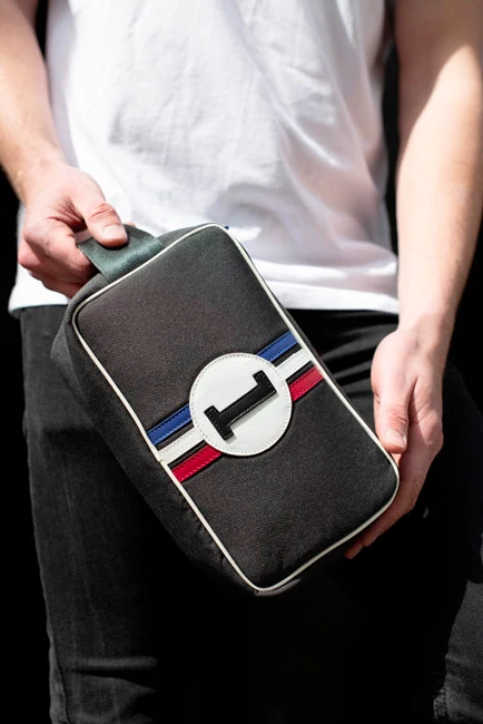 Trousse de toilette pour homme en tissu et cuir recyclés E2R